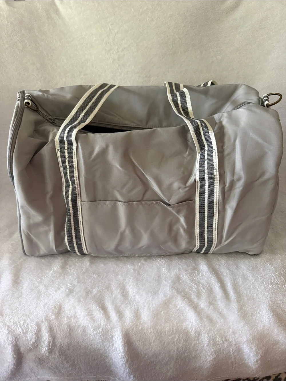 thirty-one Travel Duffle, Whisper Grey Colorblock Print
